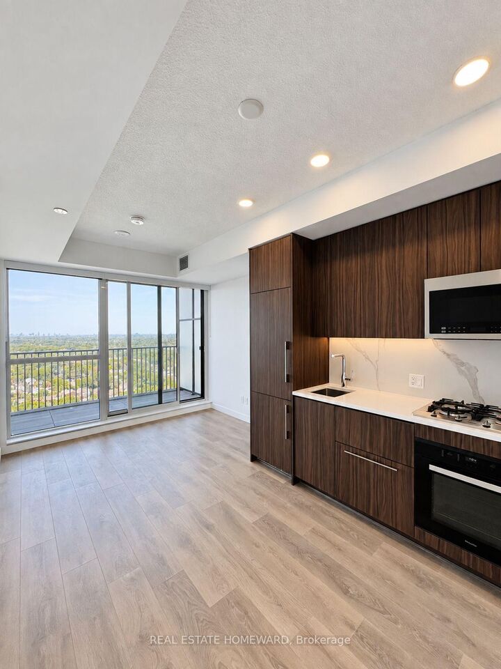Property Photo:  68 Esther Shiner Boulevard 2707  ON M2K 0J6 