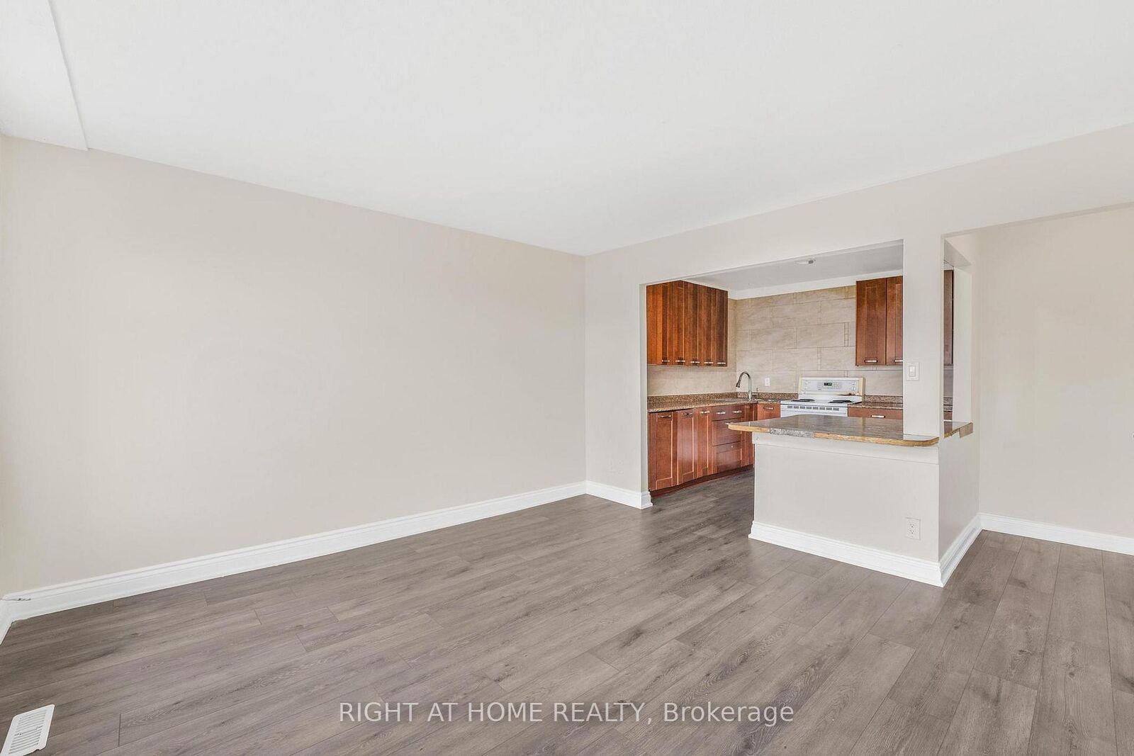 Property Photo:  1698A Eglinton Avenue W  ON M6E 2H5 