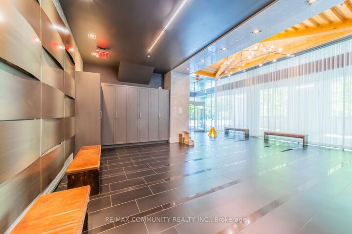Property Photo:  210 Simcoe Street 1210  ON M5T 2W5 