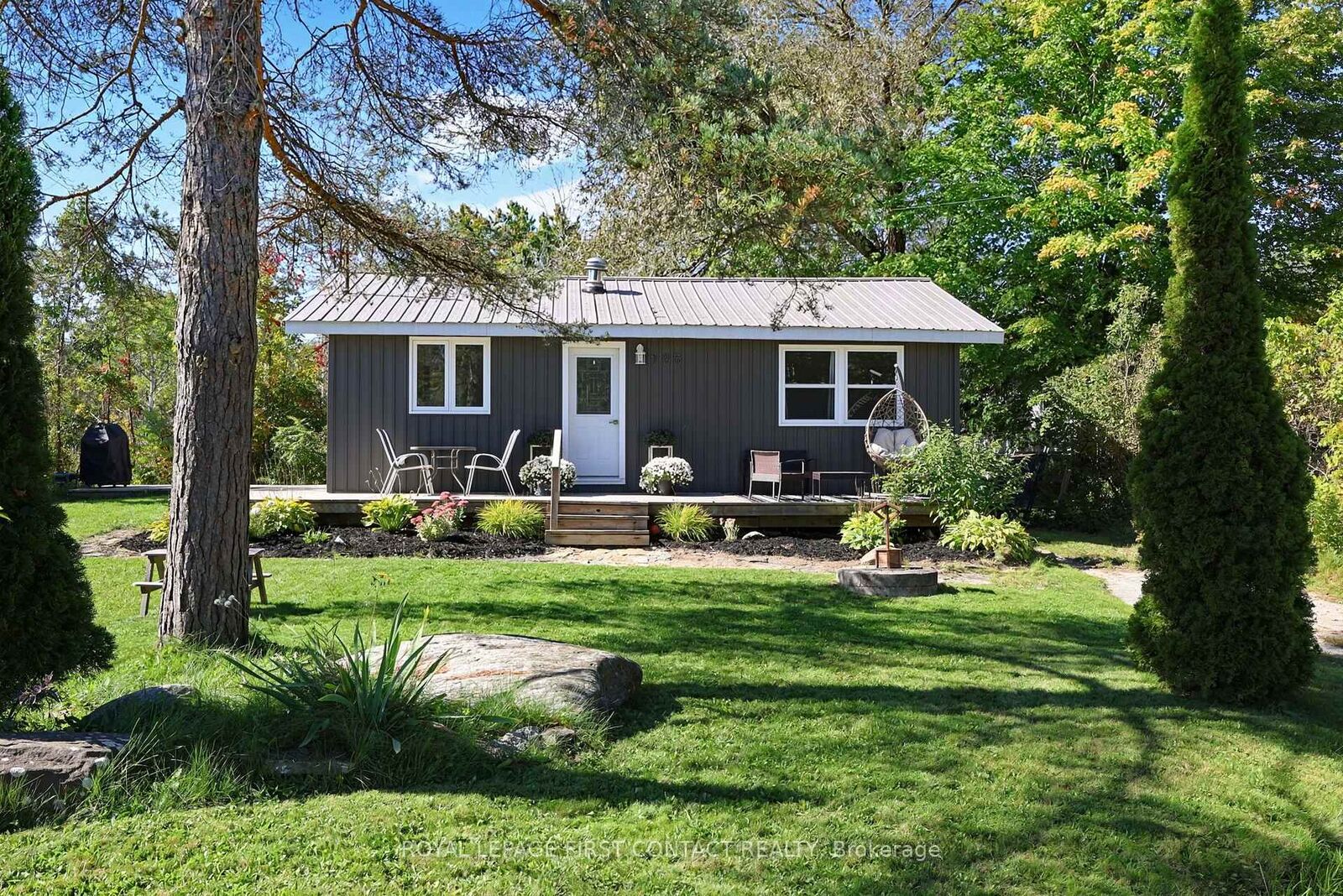 Property Photo:  196 Paradise Avenue  ON L0K 1R0 
