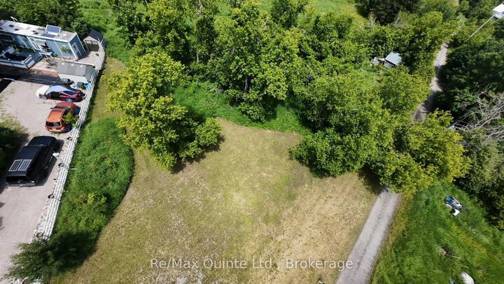 Property Photo:  22 John Street  ON K7R 3K7 