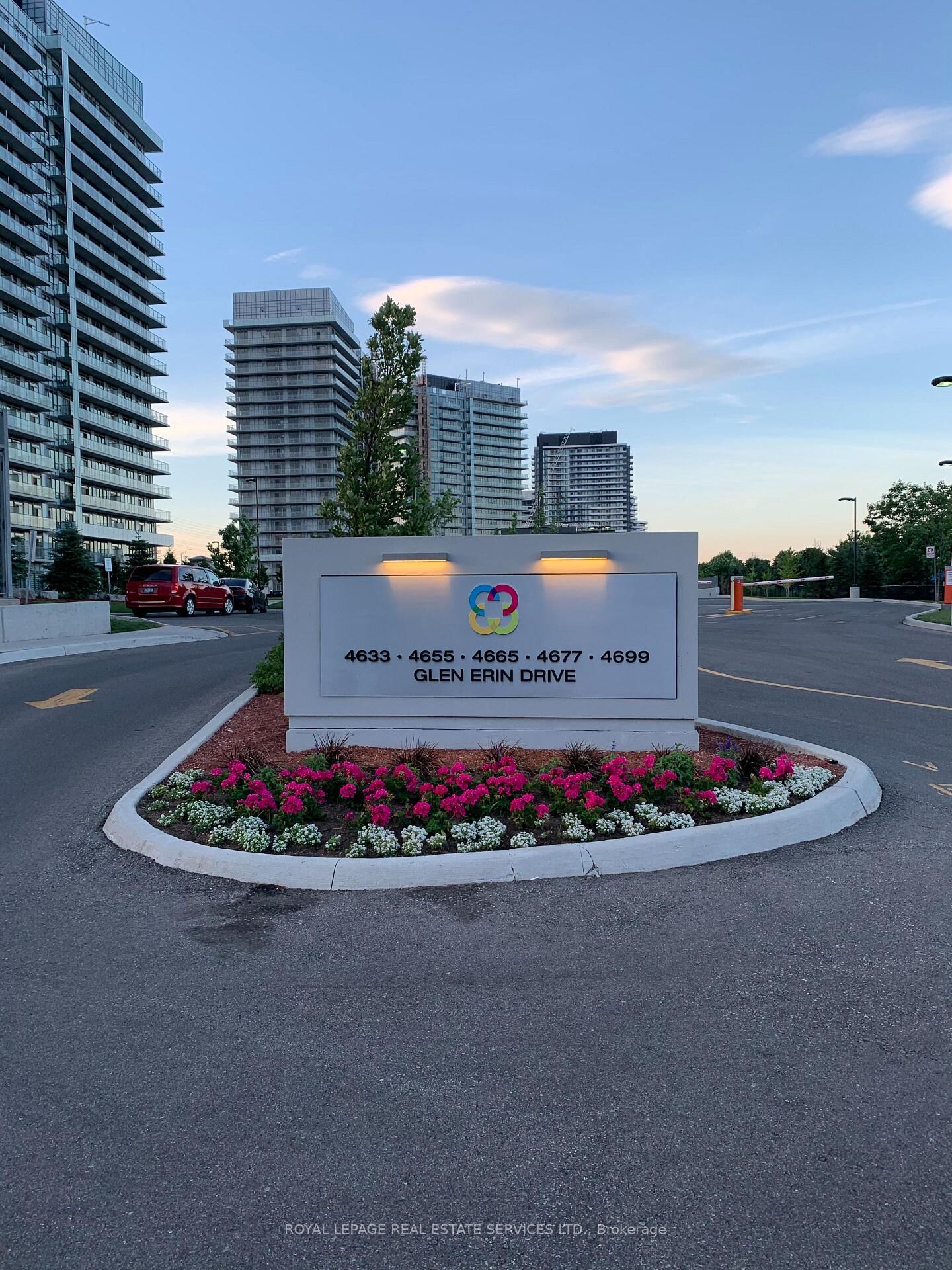 Property Photo:  4677 Glen Erin Drive 1707  ON L5M 2E3 