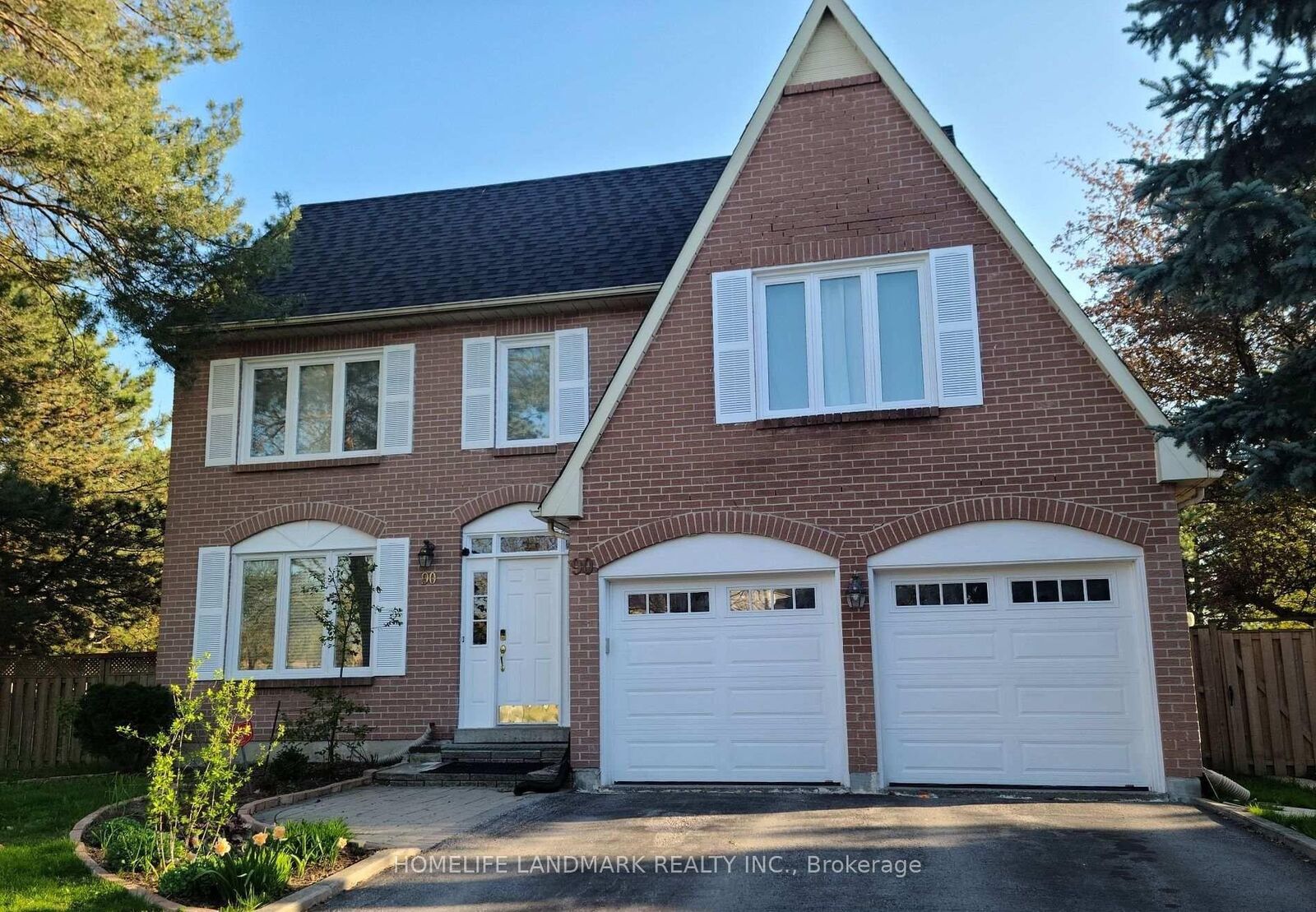 Property Photo:  90 Marsden Court  ON L3Y 7P5 