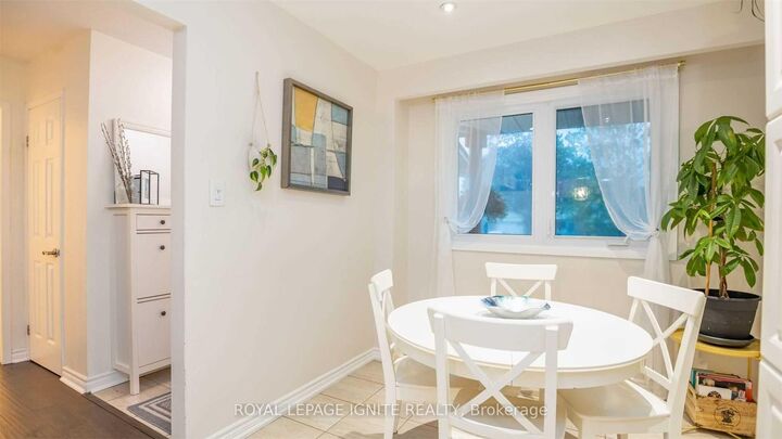Property Photo:  563 Berwick Crescent  ON L1J 3E6 