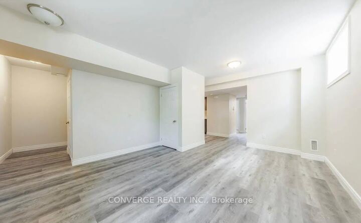 Property Photo:  75 Hogarth Street 1  ON L1H 1Y5 