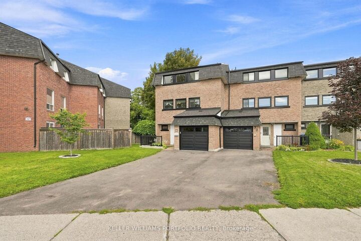 Property Photo: 32 Henderson Drive ON L4G 3L2