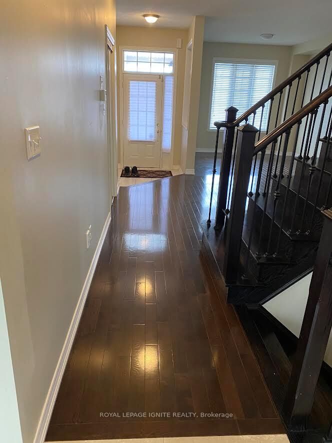 Property Photo:  43 Vanderbrink Drive Upper  ON L6R 0E7 