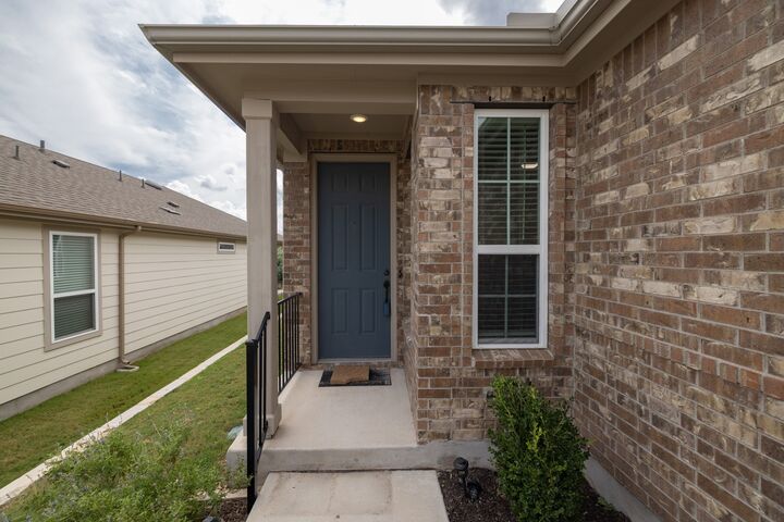 Property Photo: 716 Kitty Hawk Road TX 78633