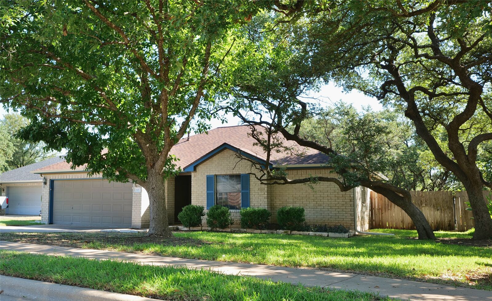 Property Photo:  615 Blue Oak Circle  TX 78613 