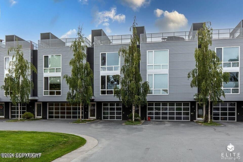 Property Photo:  5201 E Northern Lights Boulevard #7W  AK 99508 