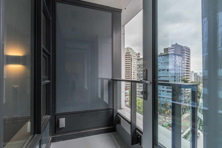 Property Photo:  1289 Hornby Street 1002  BC V6Z 1W4 