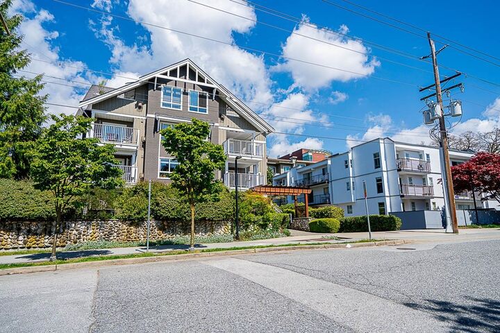Property Photo:  128 W 21st Street 302  BC V7M 1Y9 