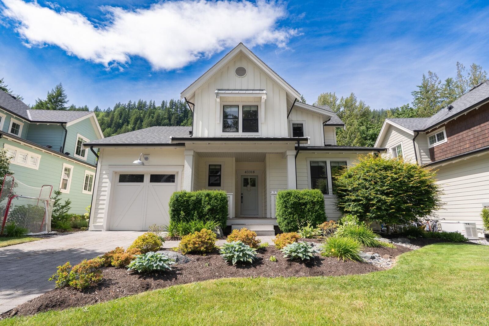 Property Photo:  43318 Creekside Circle  BC V2R 0Z4 