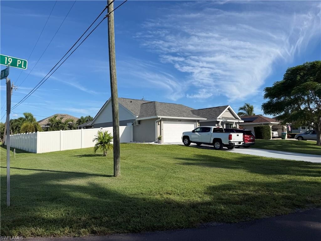 Property Photo:  