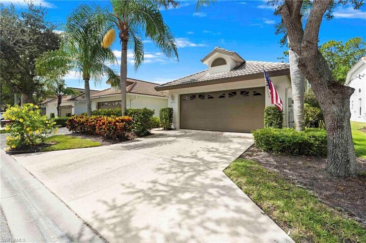 Property Photo:  8033 San Vista Cir 12R  FL 34109 