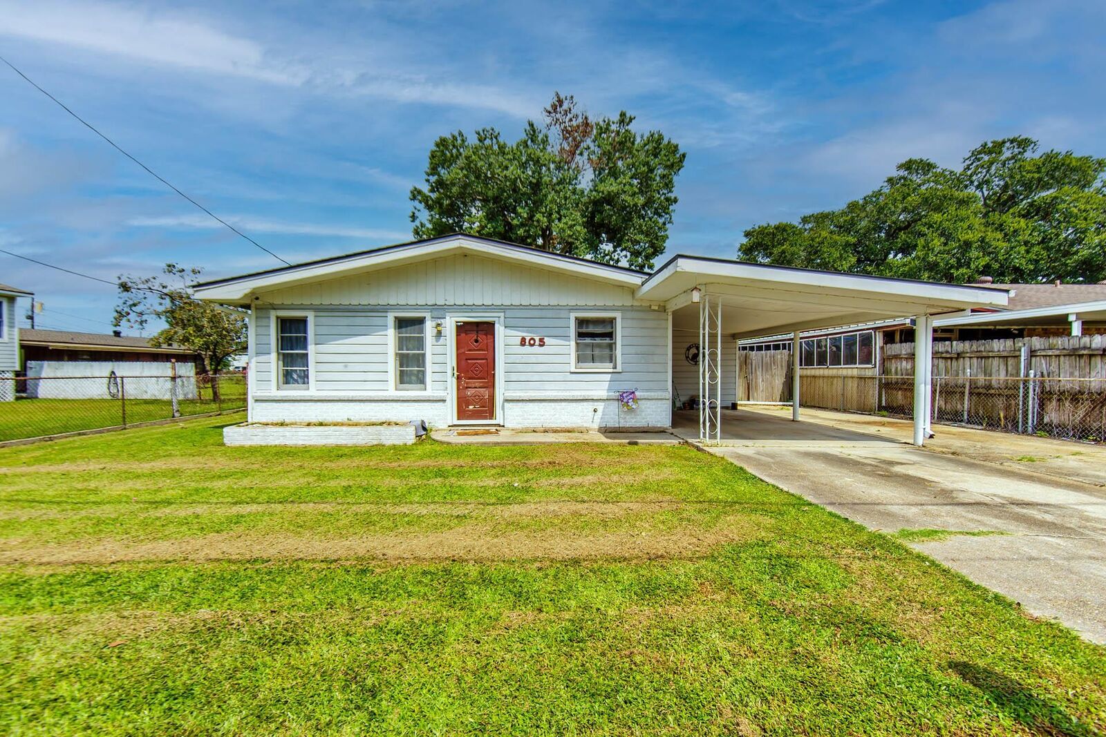 Property Photo: 805 May St LA 70360