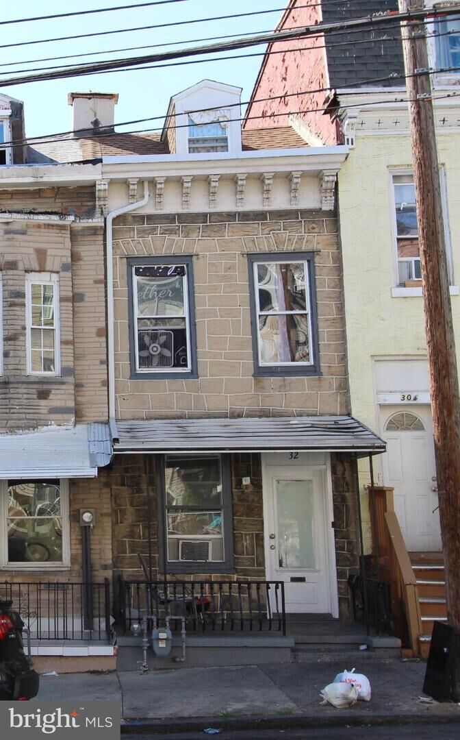 Property Photo:  32 S 10th Street  PA 19602 