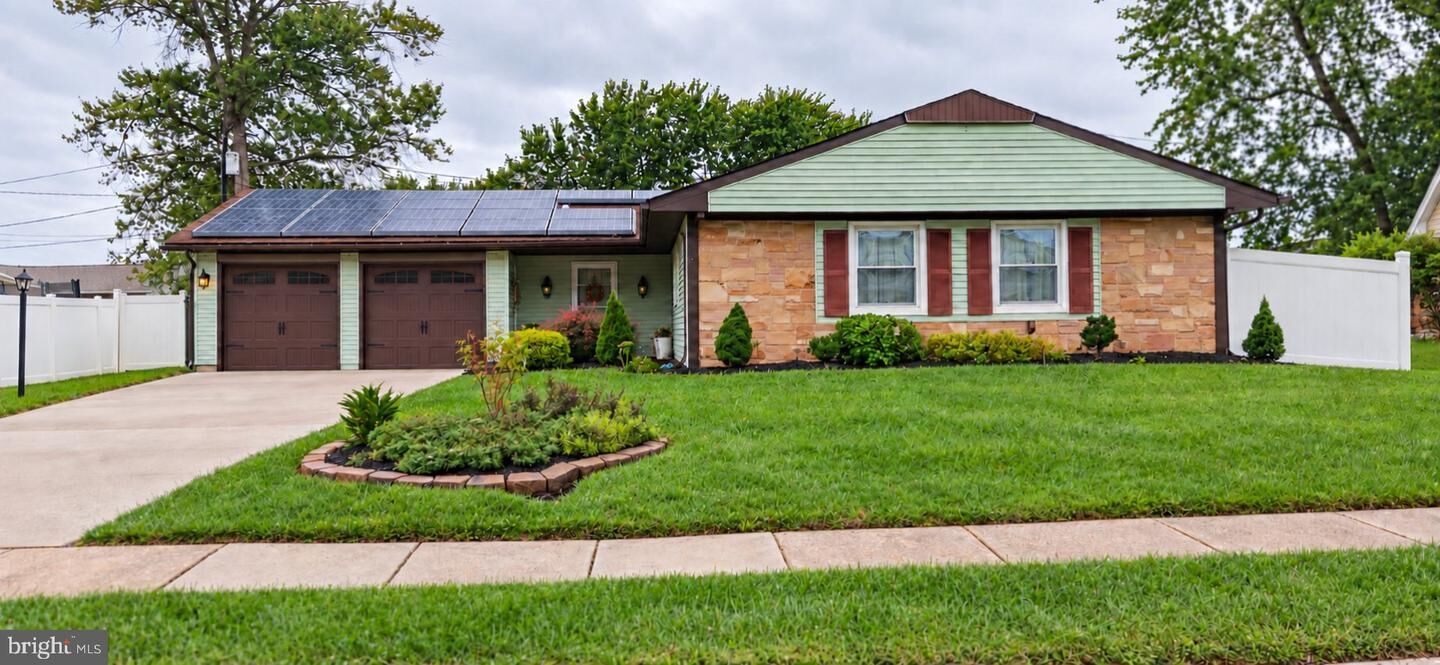 Property Photo:  11 Ginger Lane  NJ 08046 