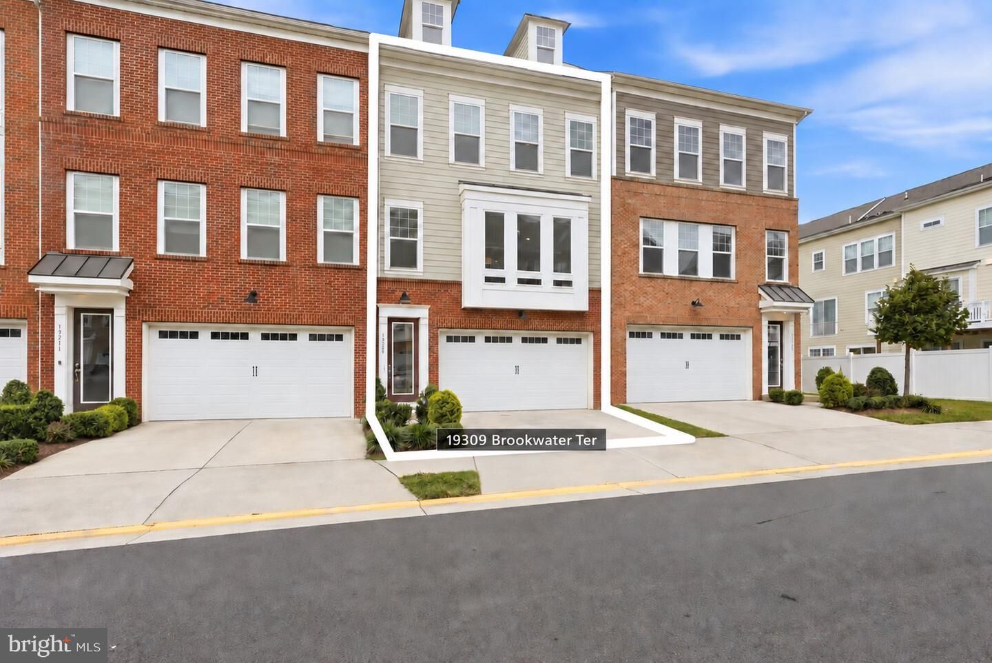 Property Photo: 19309 Brookwater Terrace VA 20175