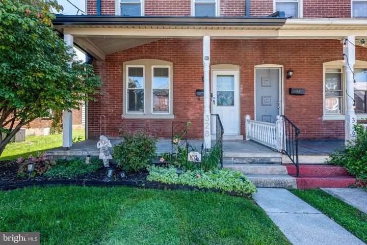 Property Photo:  328 E Jackson Street  PA 17557 