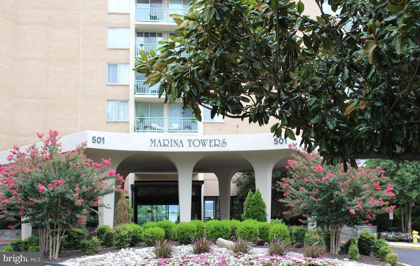 Property Photo:  501 Slaters Lane 713  VA 22314 