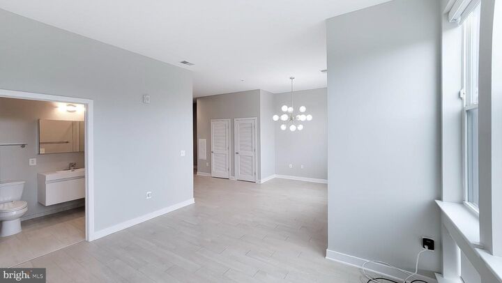 Property Photo: 989 S Buchanan Street 425 VA 22204