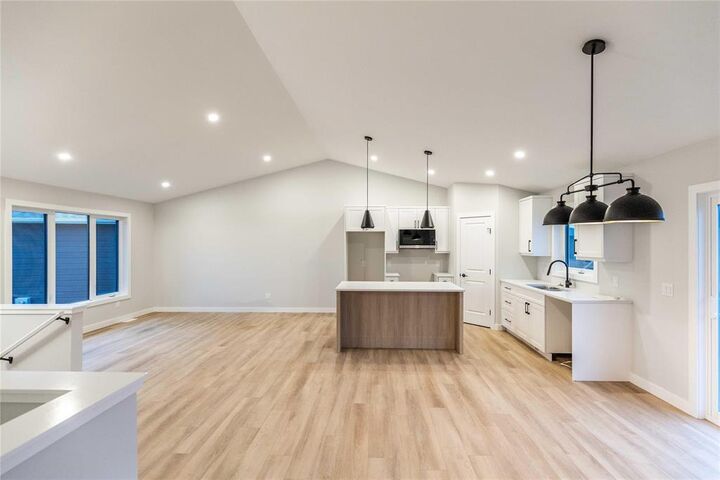 Property Photo:  32 Becki Cove  MB R0A 0V2 