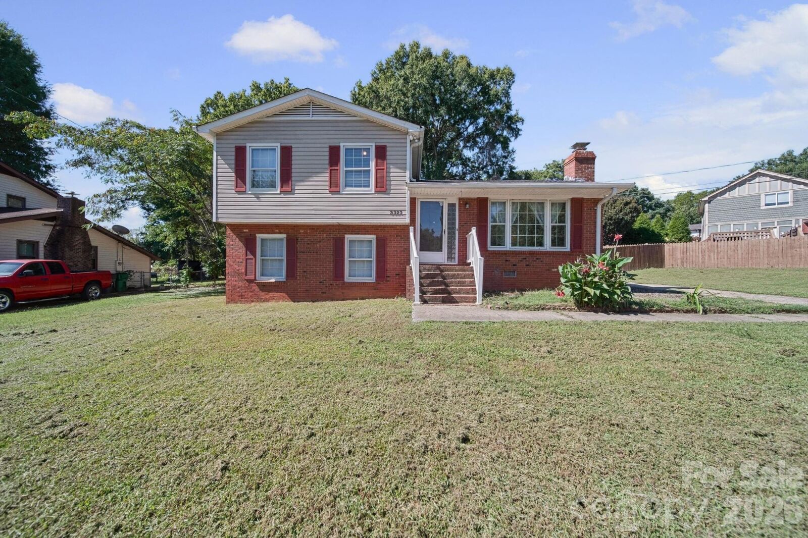 Property Photo: 3323 Wiseman Drive NC 28227