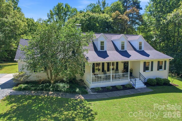 Property Photo: 908 Chambwood Road NC 28110