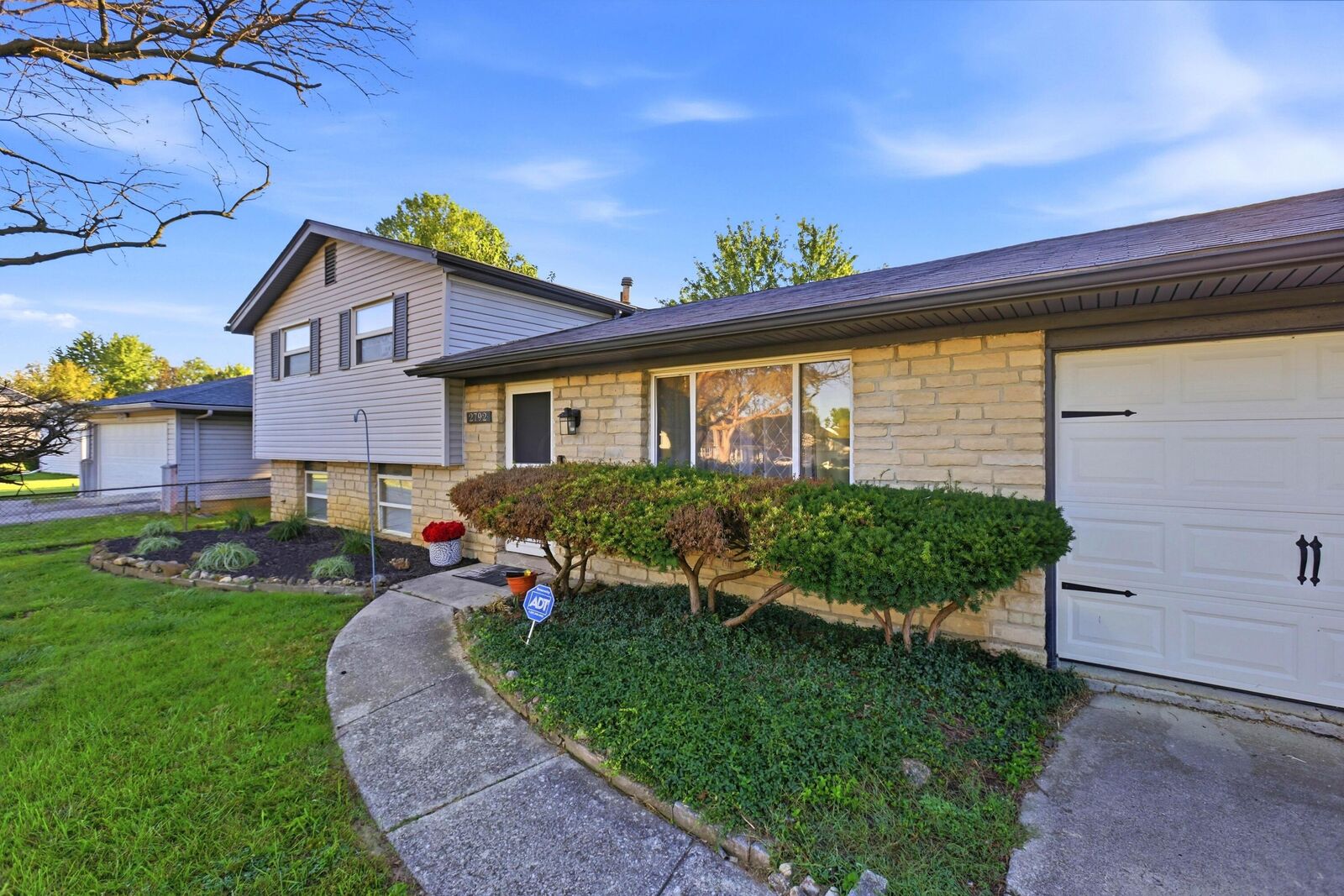 Property Photo:  2792 Gatewood Road  OH 43219 