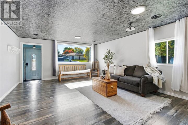 Property Photo:  212 Riverside Drive W  ON P0M 1R0 