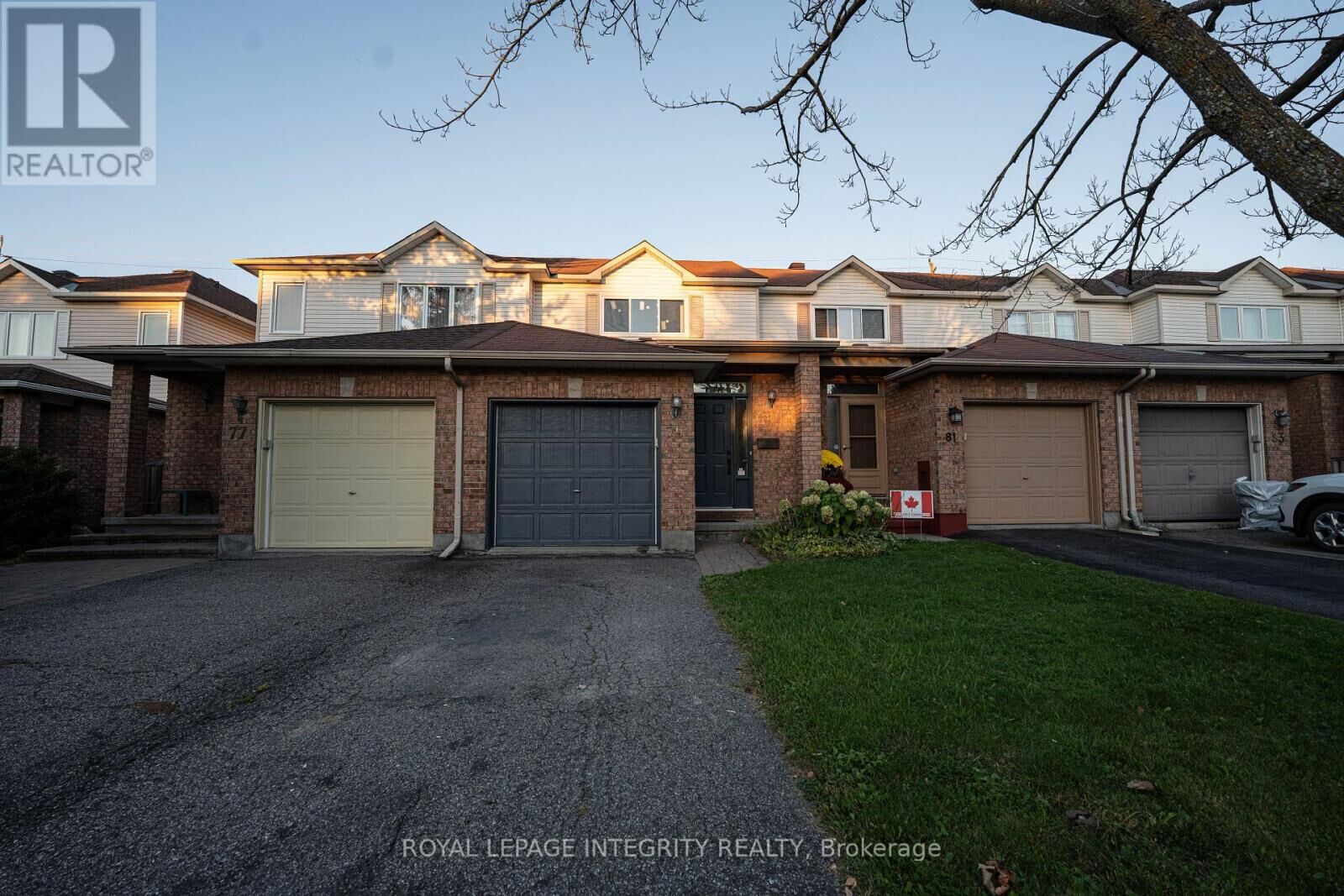 Property Photo:  79 Forestglade Crescent  ON K1G 5X4 