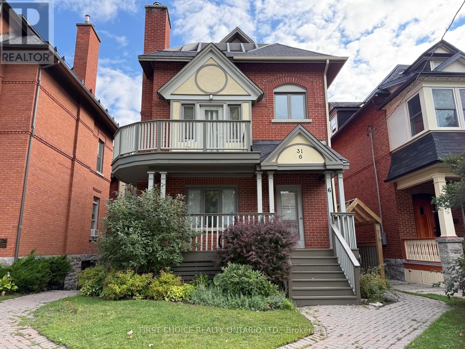 Property Photo:  31 Russell Avenue West 6  ON K1N 7W9 