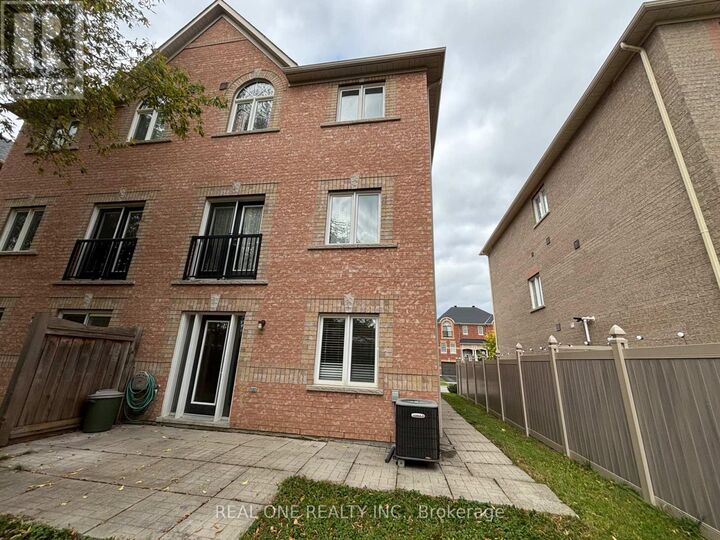 Property Photo: 19 Prince William Drive ON L3R 7V5