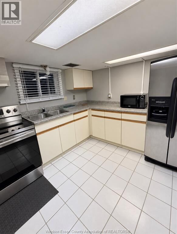 Property Photo:  1352 Lincoln  ON N8Y 2J1 