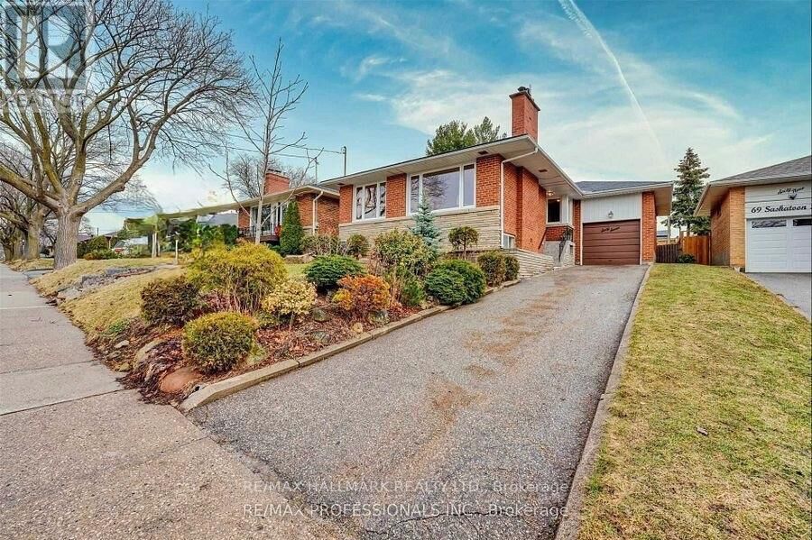 Property Photo:  67 Saskatoon Drive Lower  ON M9P 2G1 