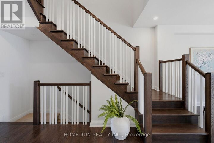 Property Photo:  877 Moses Tennisco Street  ON K1K 5A2 