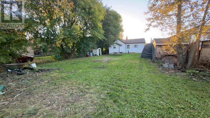 Property Photo:  503 High Street South  ON P7B 3M1 