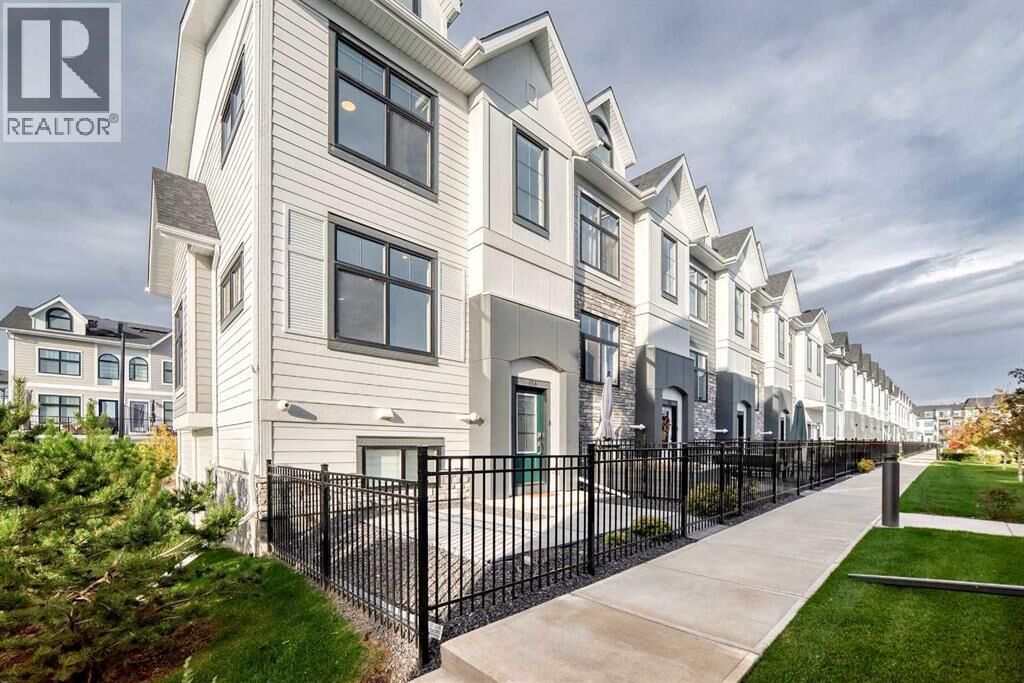Property Photo: 150 Les Jardins Park Southeast AB T2C 5V3
