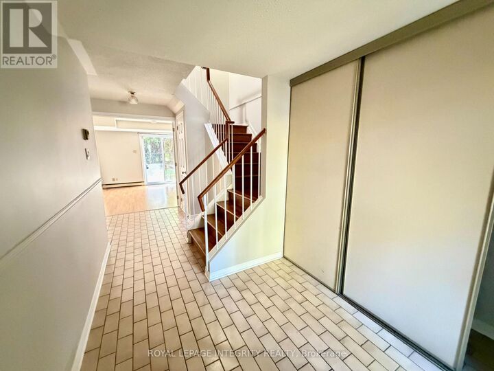 Property Photo:  46 Arbordale Crescent  ON K2G 5C9 
