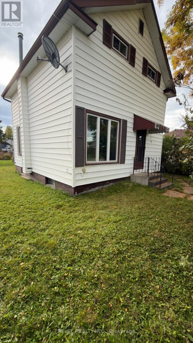 Property Photo:  114 Circle Place  ON P0K 1G0 