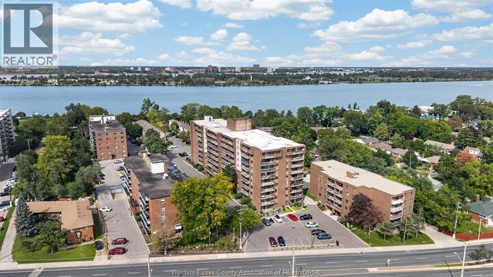 Property Photo:  3936 Wyandotte Street East 810  ON N8Y 4V1 