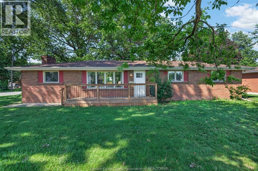 Property Photo:  520 Front Road  ON N9J 1A6 