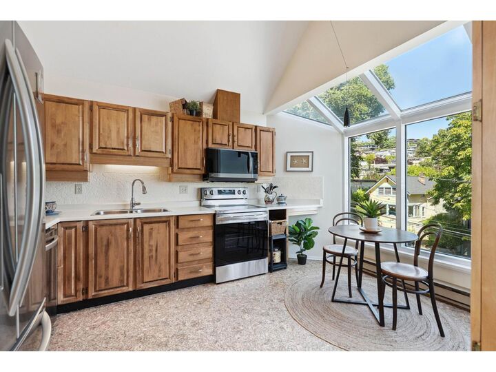 Property Photo:  1107 Elm Street  BC V4B 1C1 