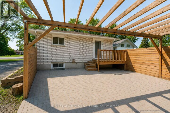 Property Photo:  408 Nipissing Street  ON P2B 3E3 