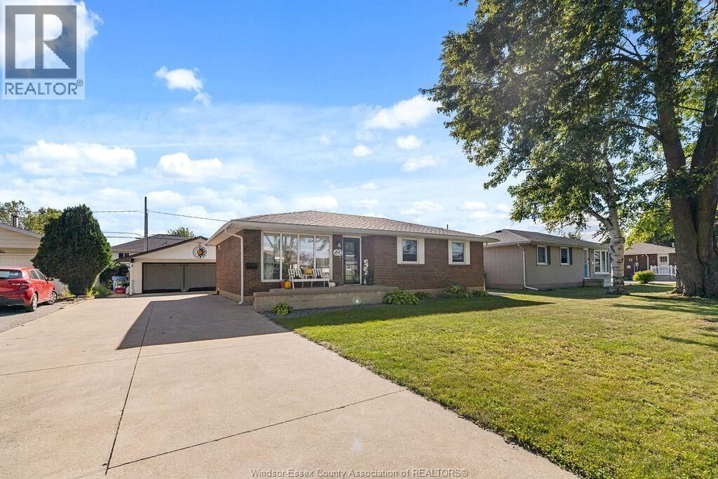 Property Photo:  490 Victory  ON N9J 1V7 