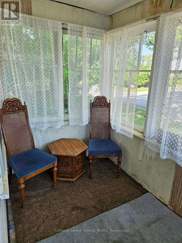 Property Photo:  24 Victoria Street East  ON K0L 2W0 