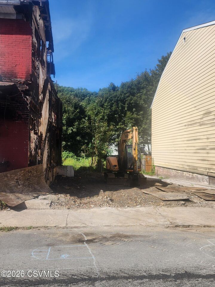 Property Photo:  228-230 S Franklin Street  PA 17872 