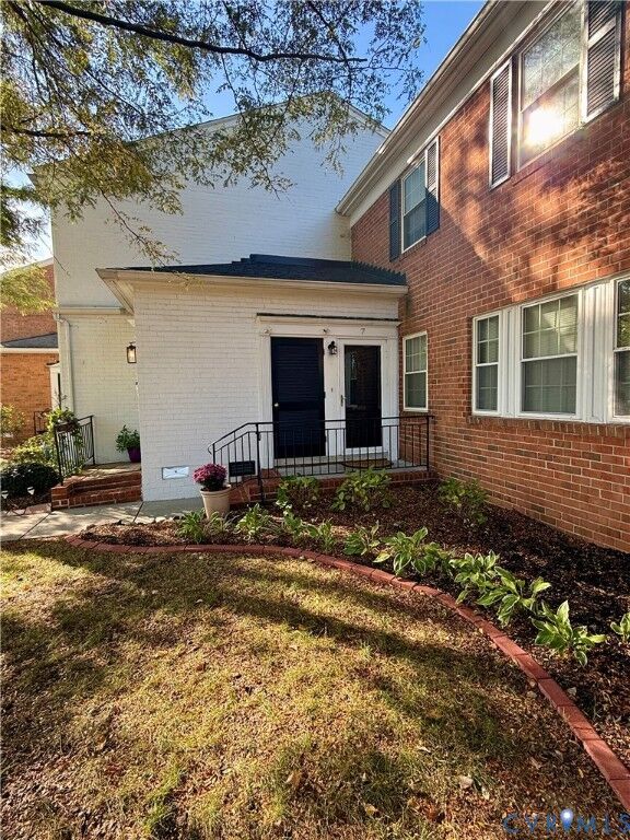 Property Photo: 7 Fairhaven Lane VA 23228