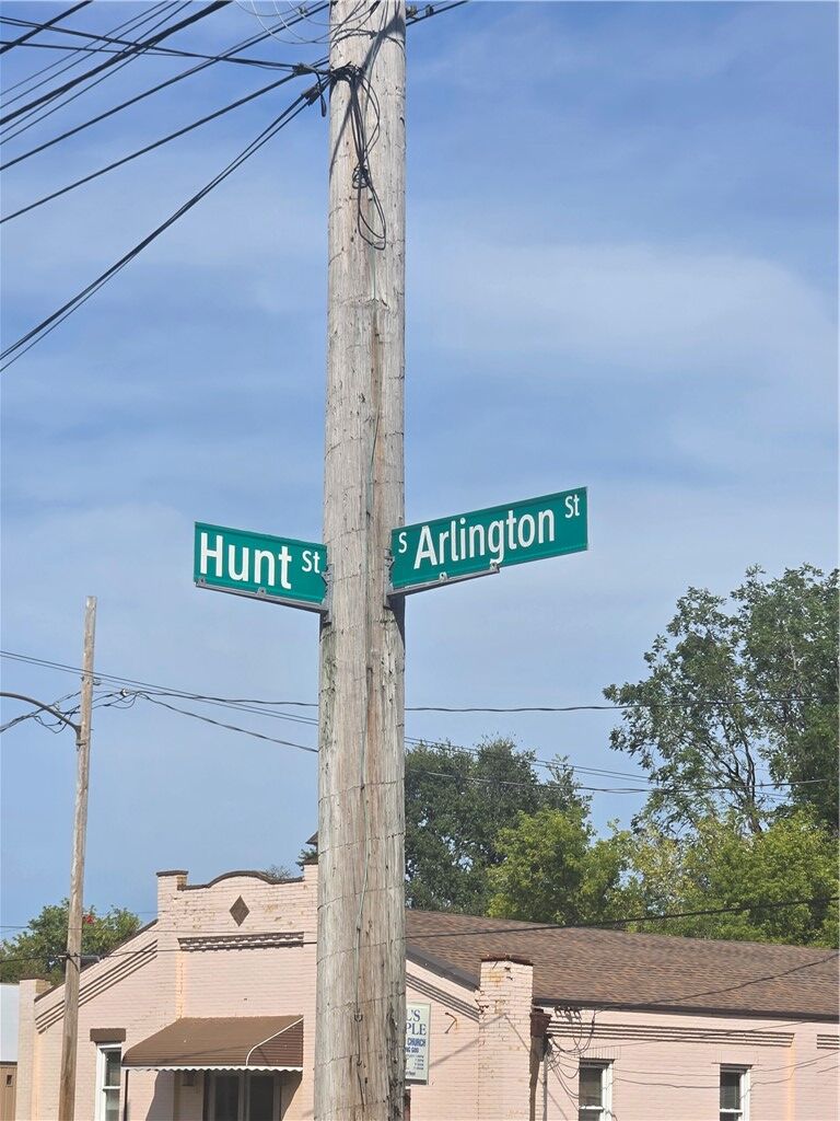 Property Photo: 969 Hunt St OH 44306